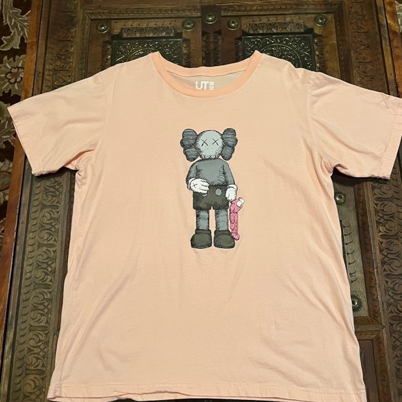 KAWS x Uniqlo Companion Tee Pink Shirt US Size Large Elephant - Picture 9 of 9
